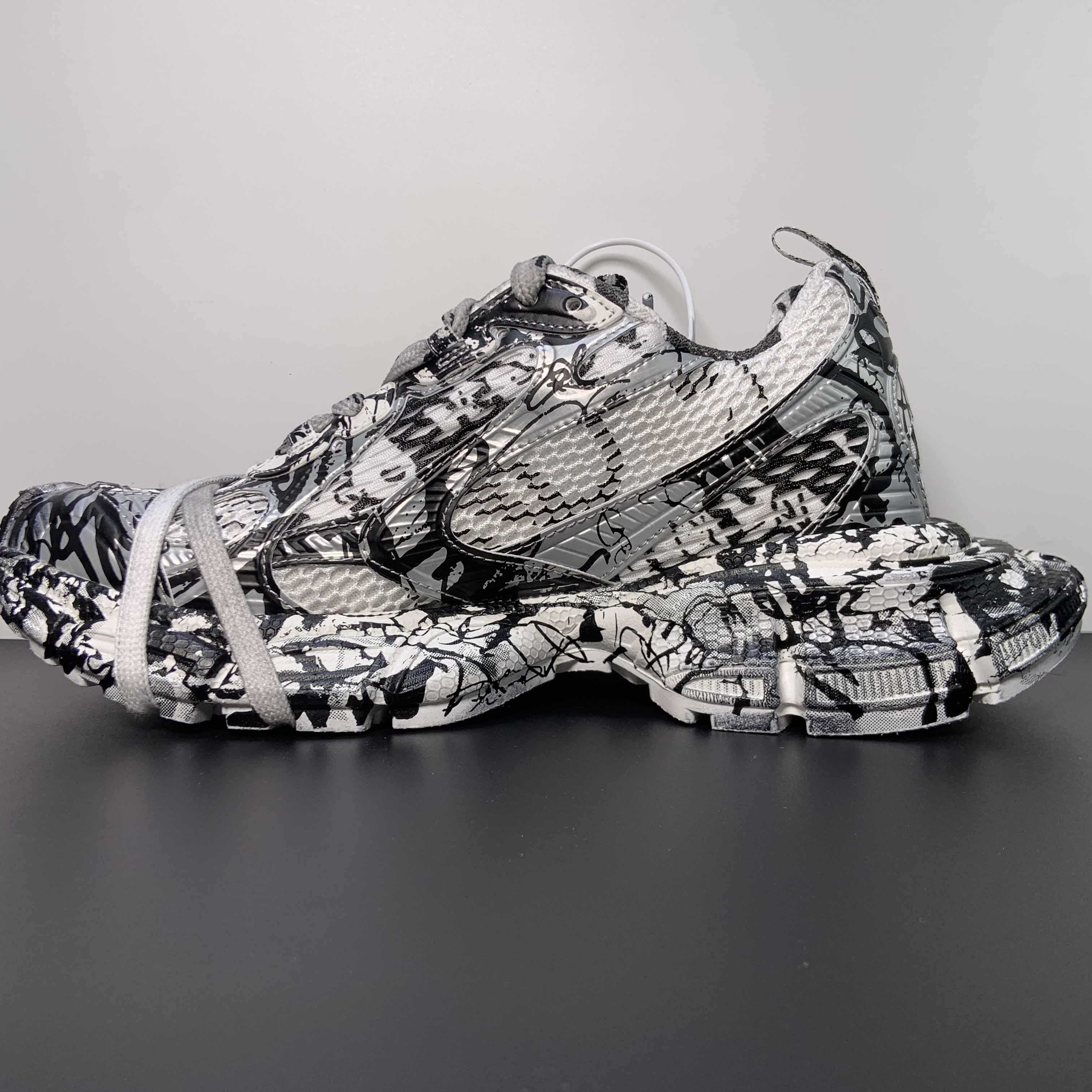 Balenciaga 3XL Extreme Graffiti Sneaker In White And Black  - 