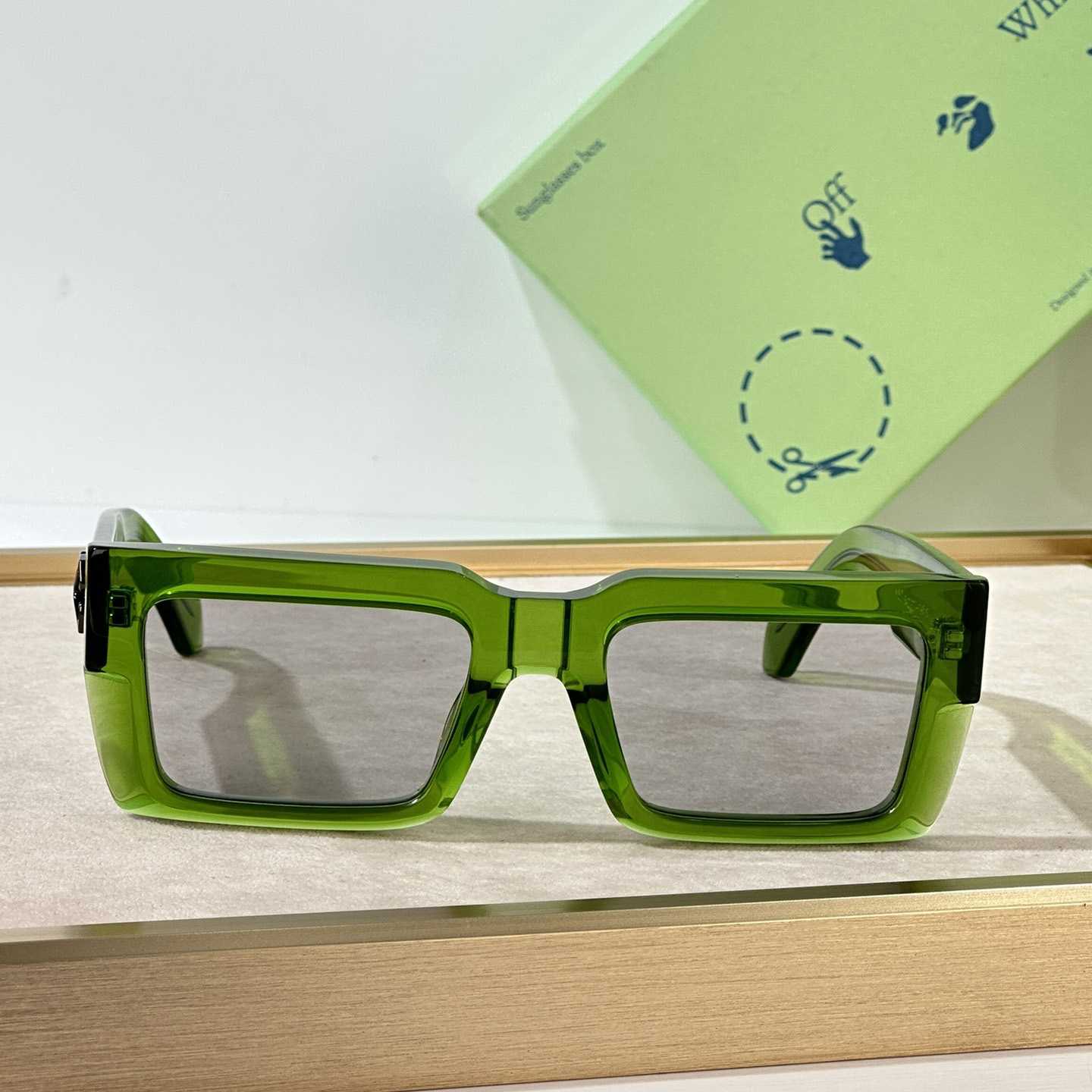 Off White Moberly Sunglasses      OERl114 - 