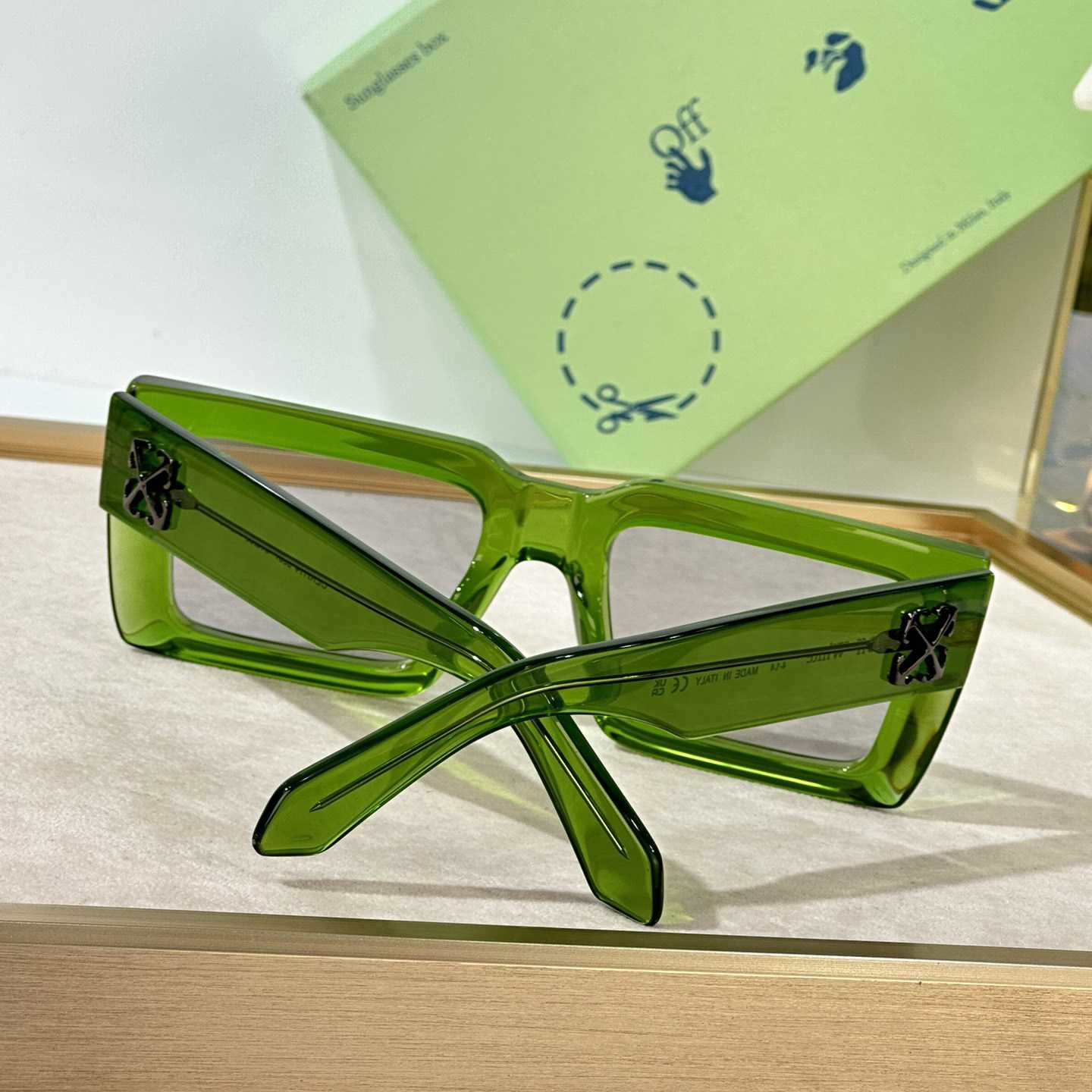 Off White Moberly Sunglasses      OERl114 - 