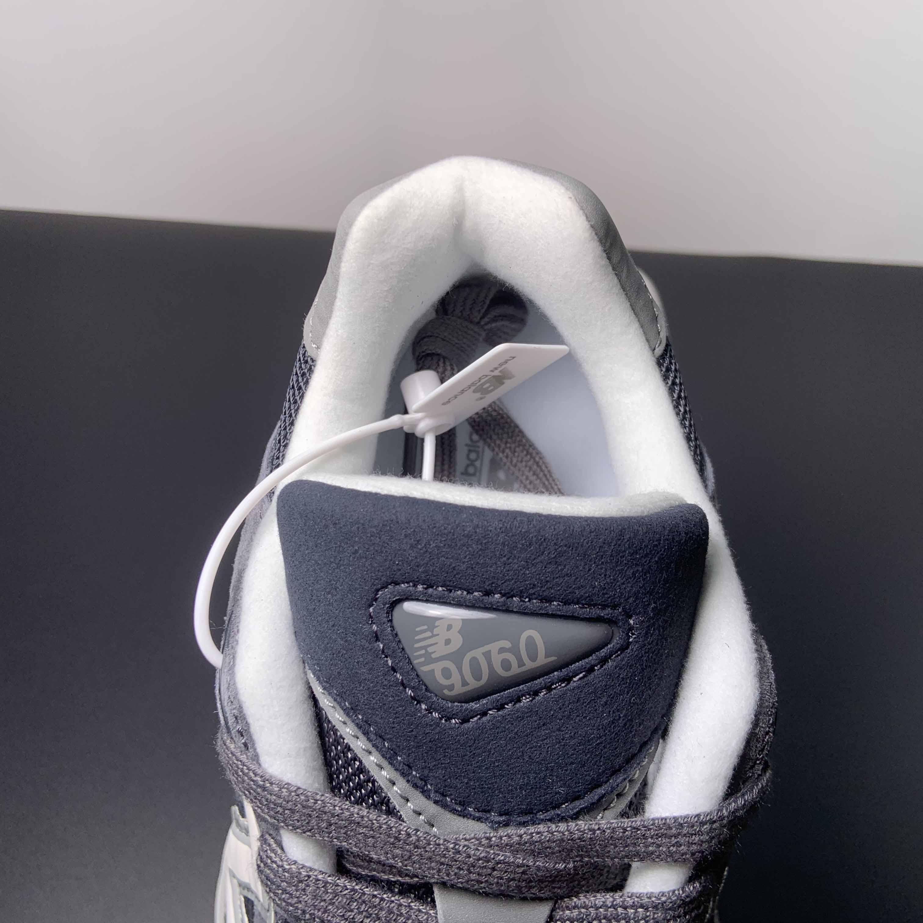 New Balance 9060 Sneakers      U9060JBM  - 