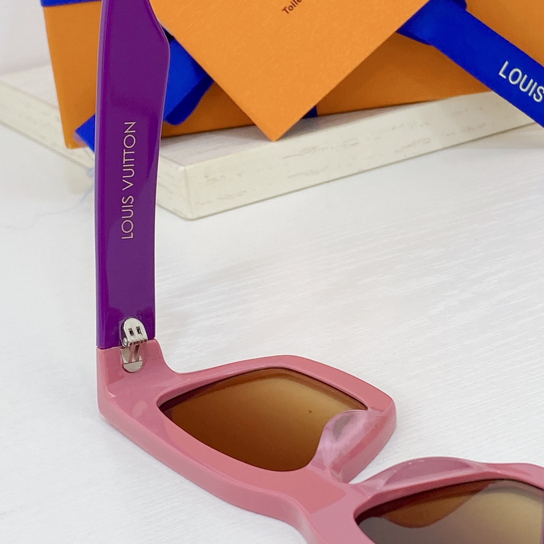 Louis Vuitton Sunglasses  Z1556E - 