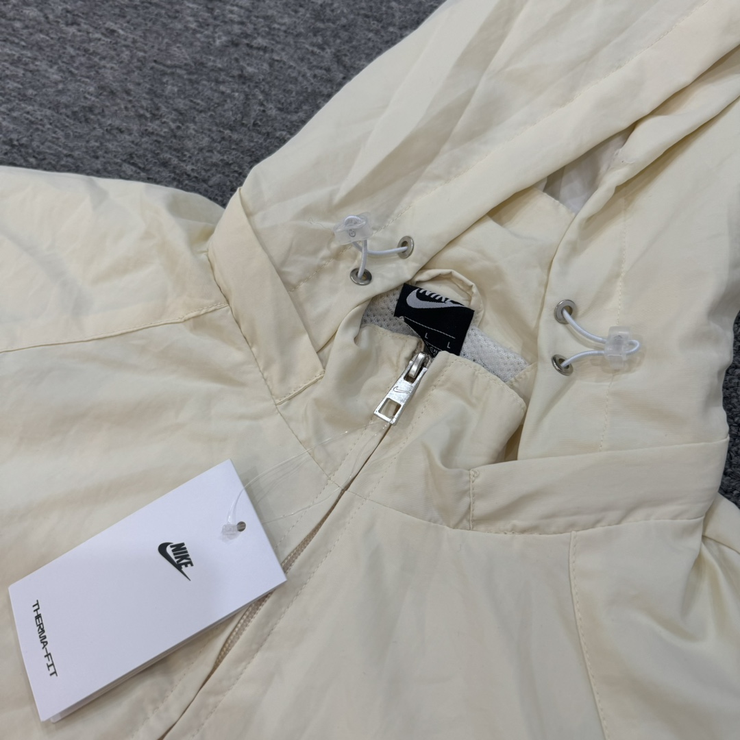 Nike Hooded Jacket - 