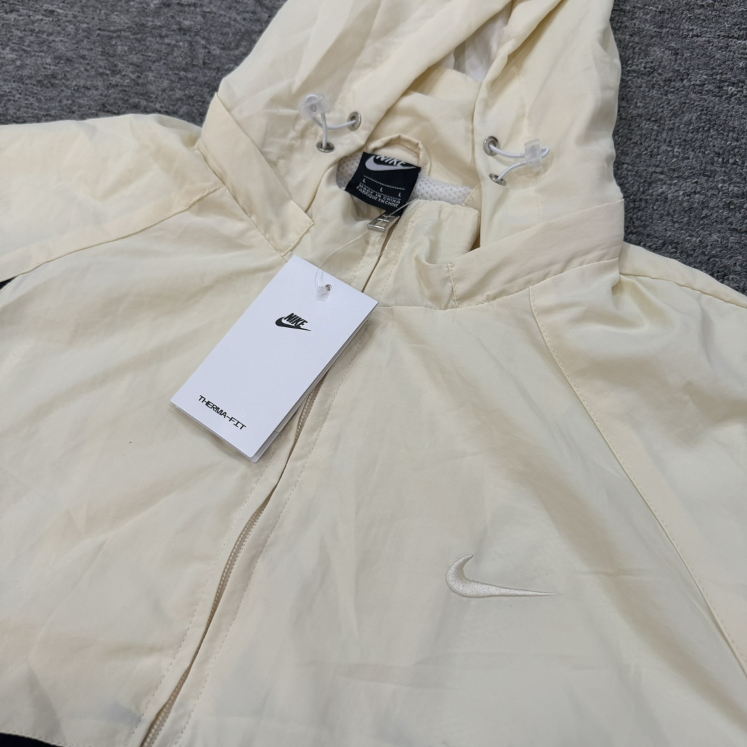 Nike Hooded Jacket - 