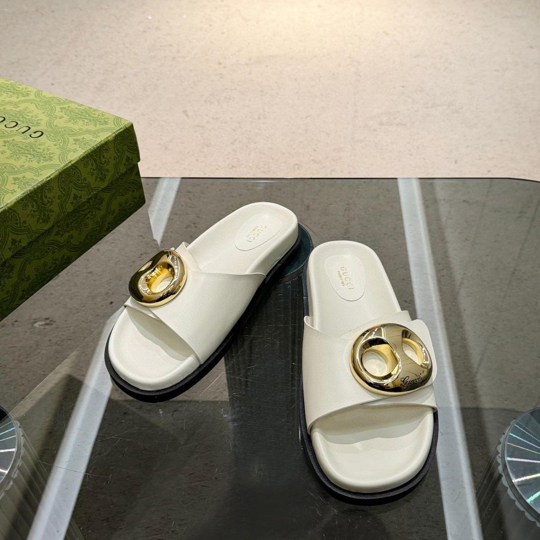 Gucci Women's Marina Chain Slide Sandal - 