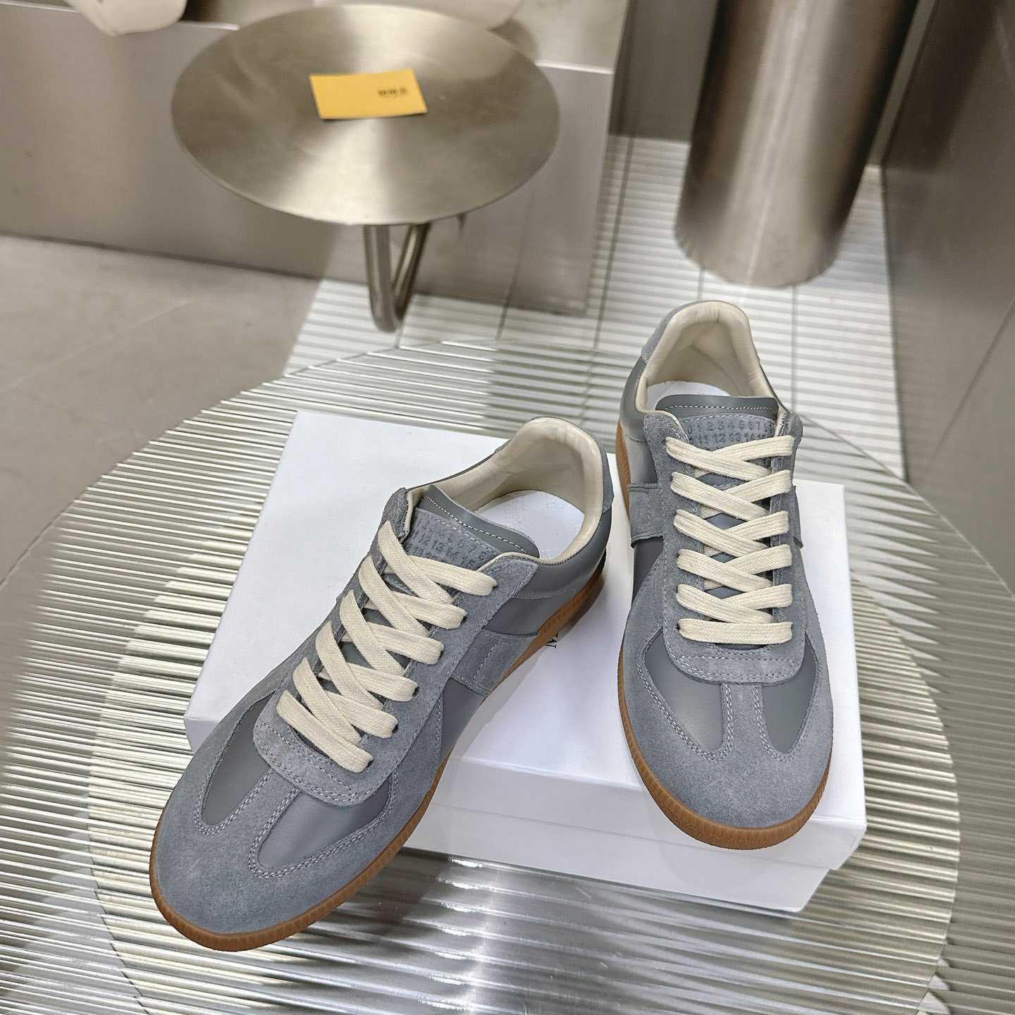 Maison Margiela Paint Replica Low-top Sneakers - 