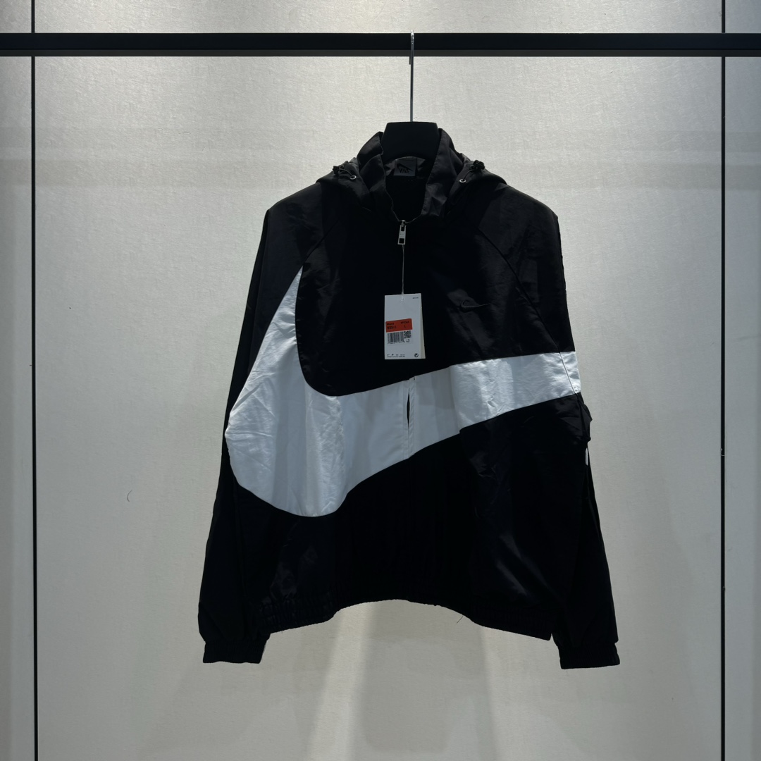 Nike Hooded Jacket - 