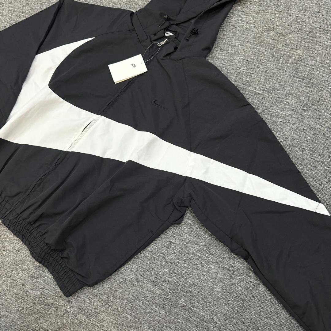Nike Hooded Jacket - 