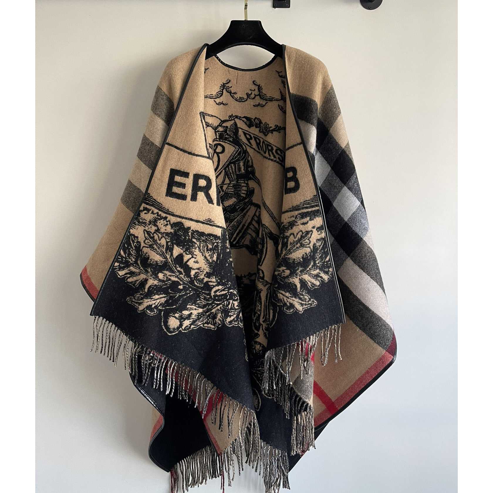 Burberry Poncho - 