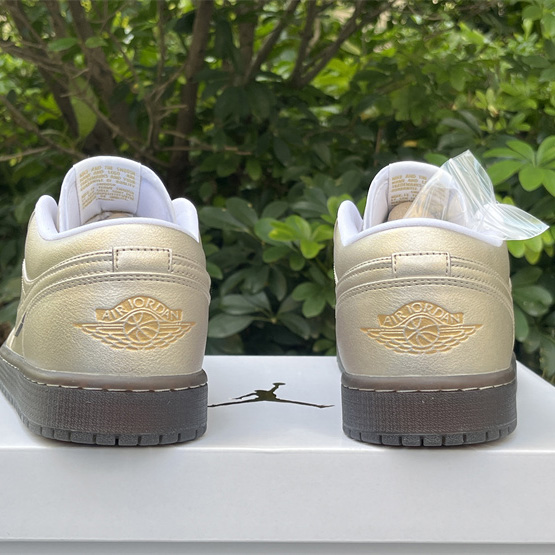 Jordan Air Jordan 1 Low Sneaker      HQ3529-099 - 