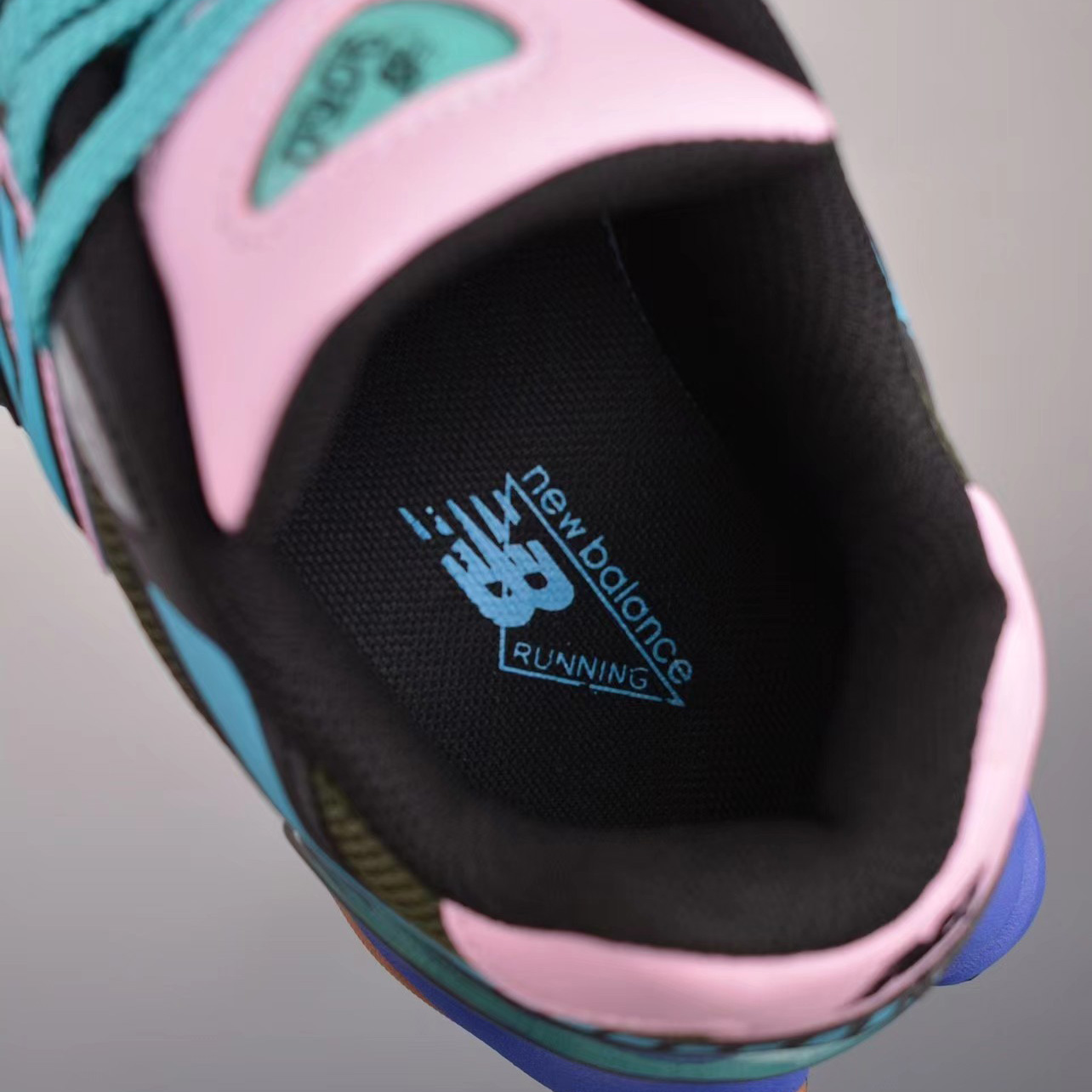 Joe Freshgoods x New Balance Sneakers      U9060JF1 - 