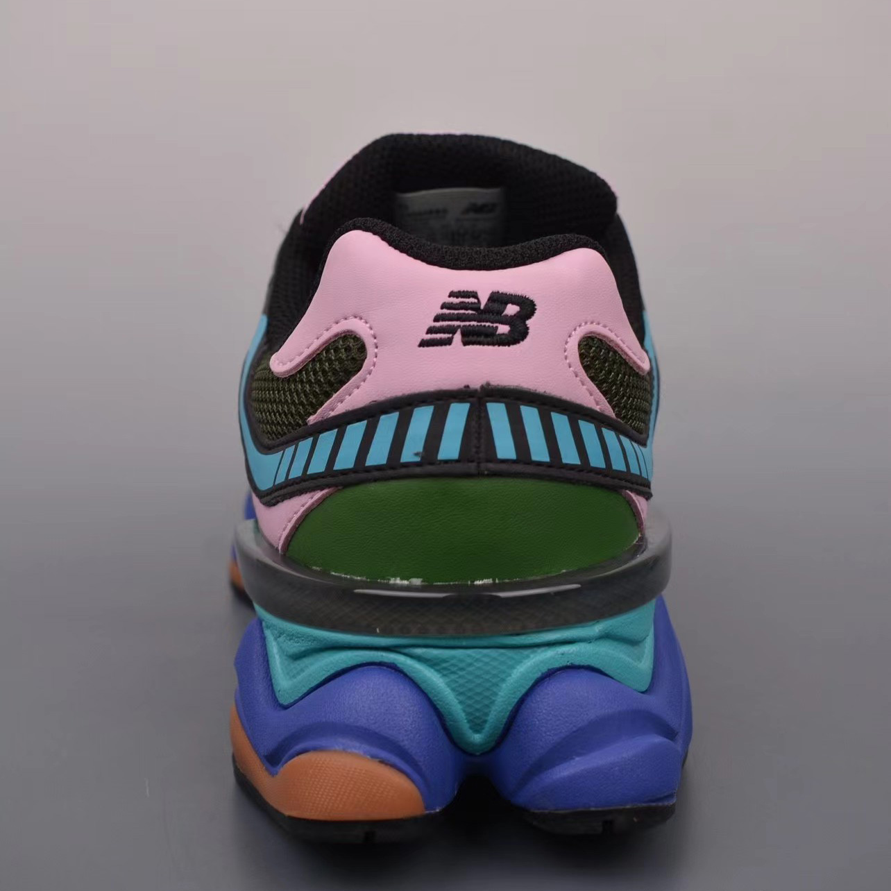 Joe Freshgoods x New Balance Sneakers      U9060JF1 - 