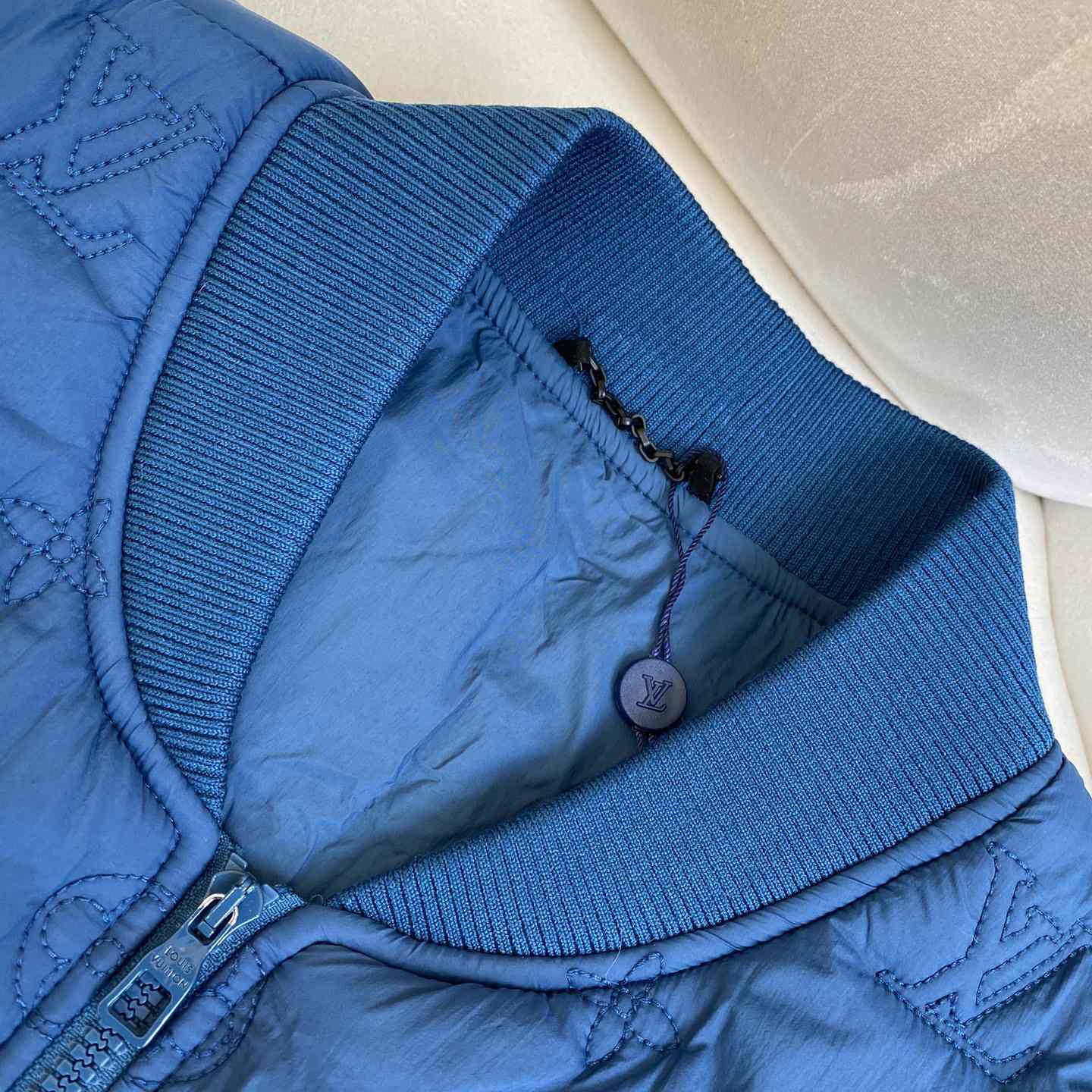 Louis Vuitton Monogram Quilted Gilet     1AFADW - 