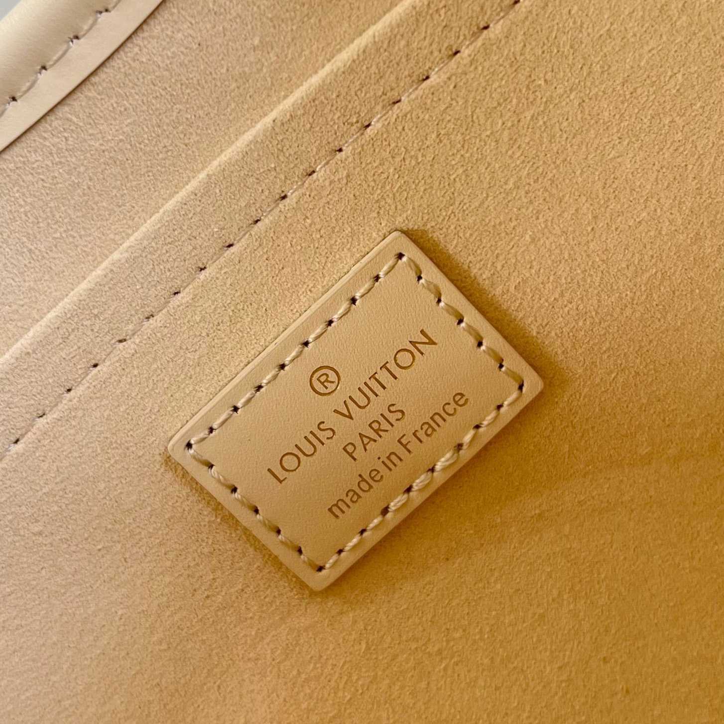 Louis Vuitton Babylone Tote PM   M11394 - 