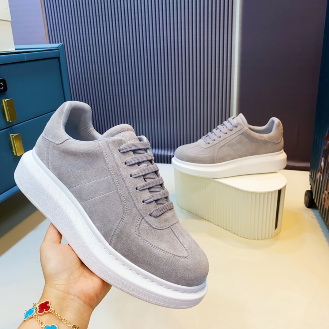 Alexander Mqueen Oversized Sneakers - 
