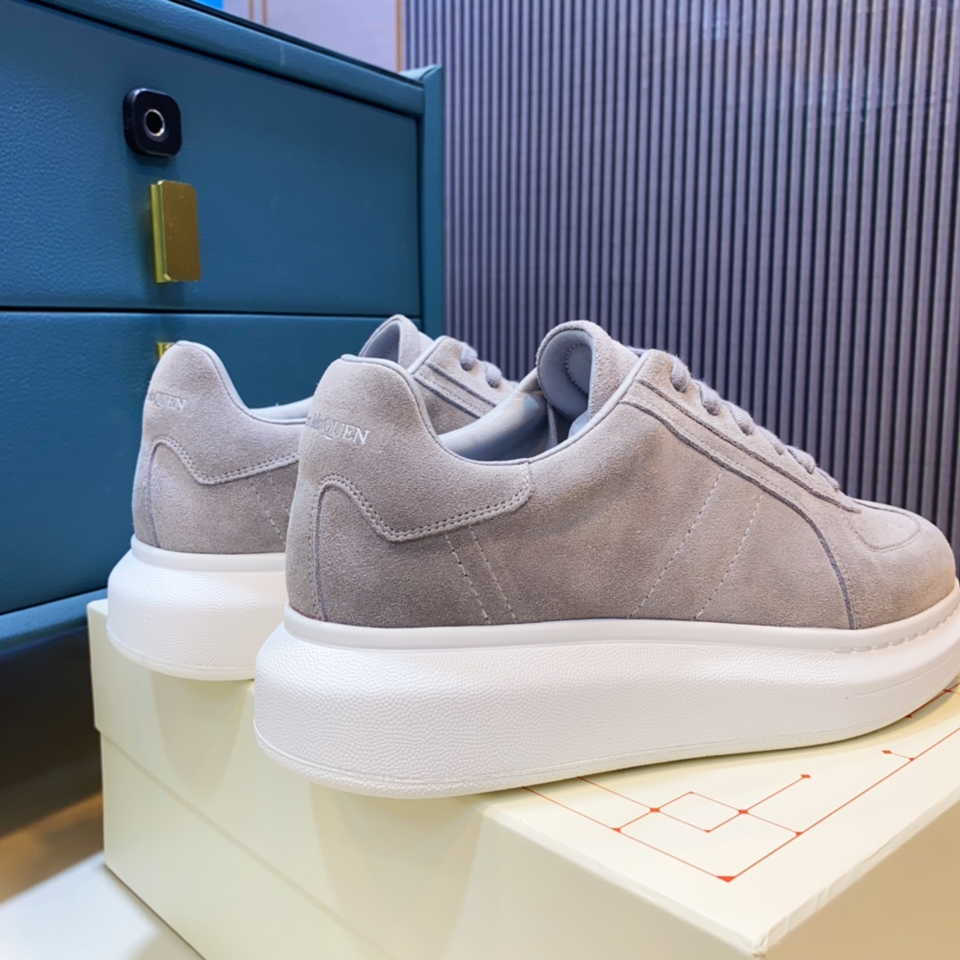Alexander Mqueen Oversized Sneakers - 
