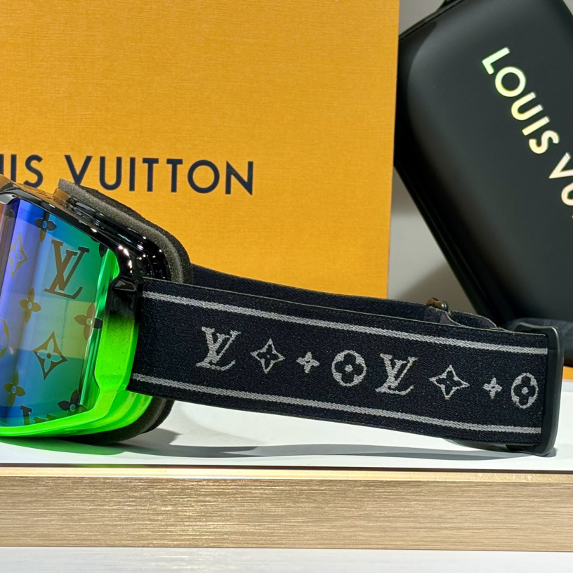 Louis Vuitton LV Snow Mask     - 