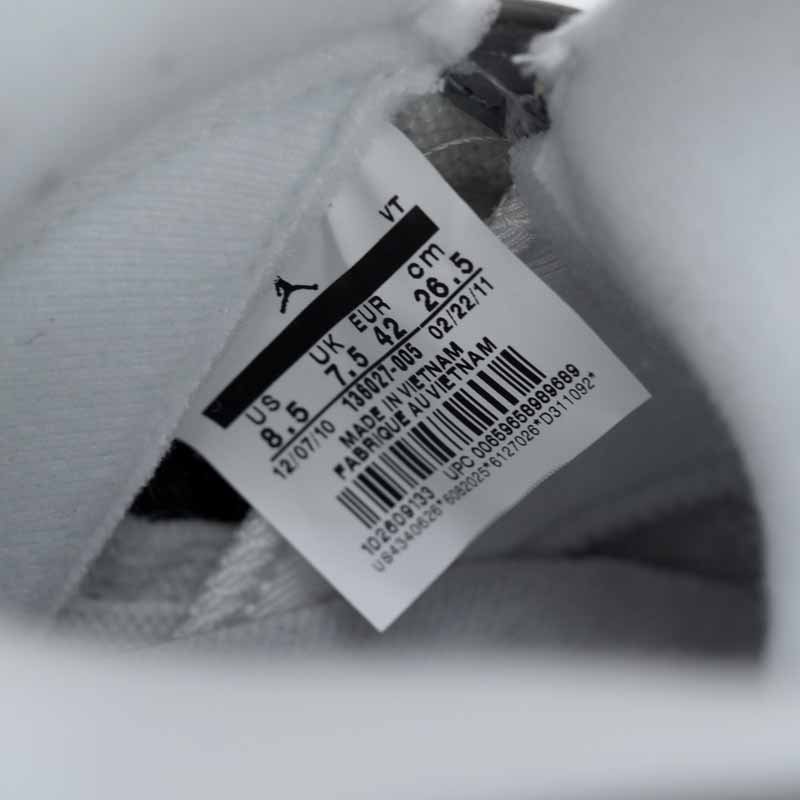 Air Jordan 5 Retro 'Wolf Grey' Sneakers     136027-005  - 