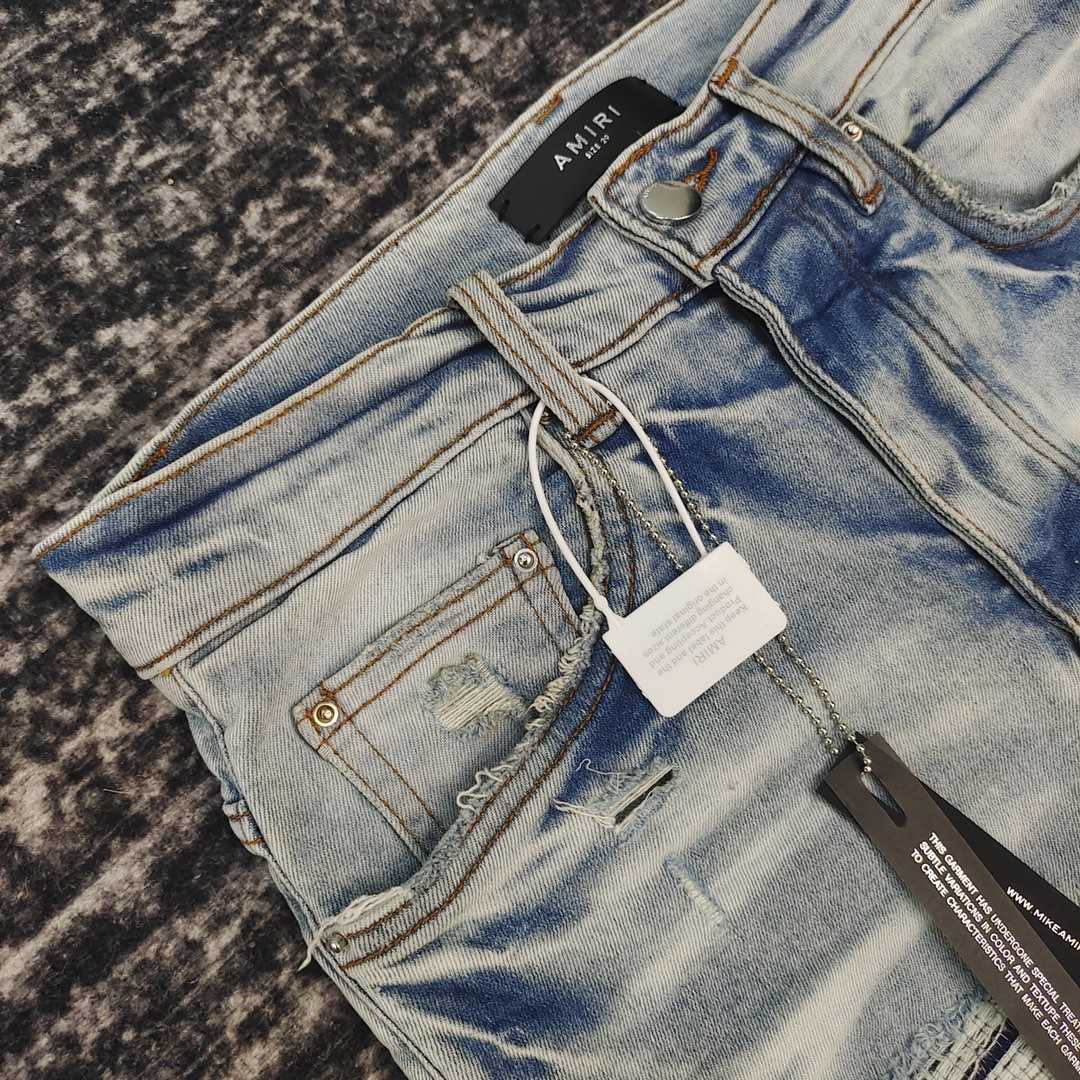 Amiri Slim Fit Jeans    687 - 