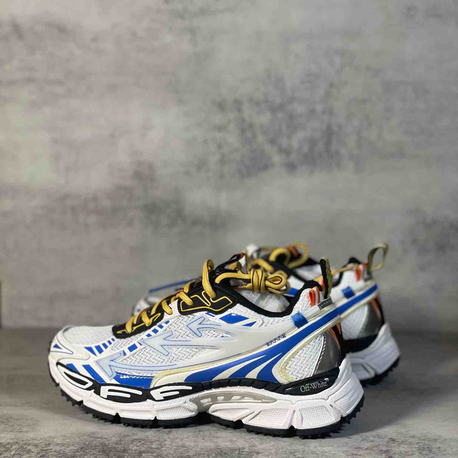 Off-White c/oVrgil Abloh™ Sneakers - 