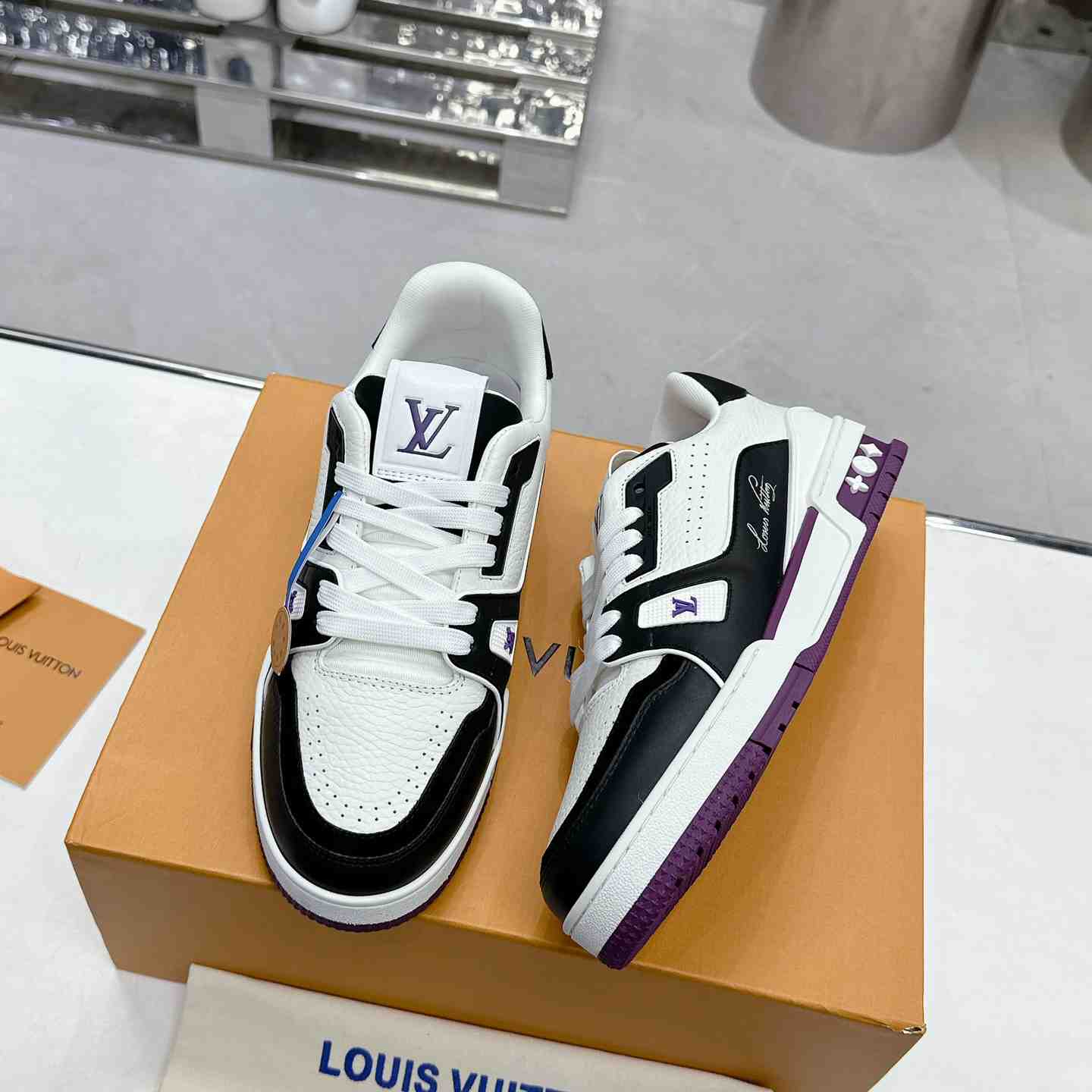 Louis Vuitton LV Trainer Sneaker  1ADDYD - 