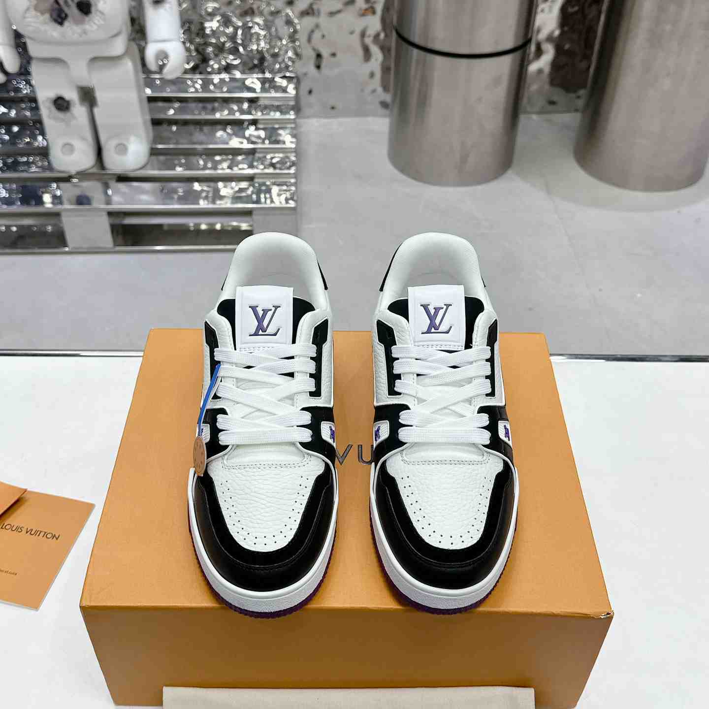 Louis Vuitton LV Trainer Sneaker  1ADDYD - 