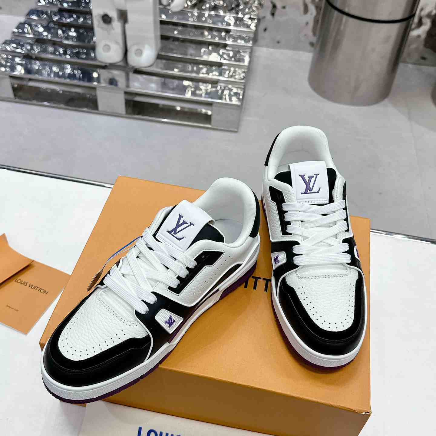 Louis Vuitton LV Trainer Sneaker  1ADDYD - 