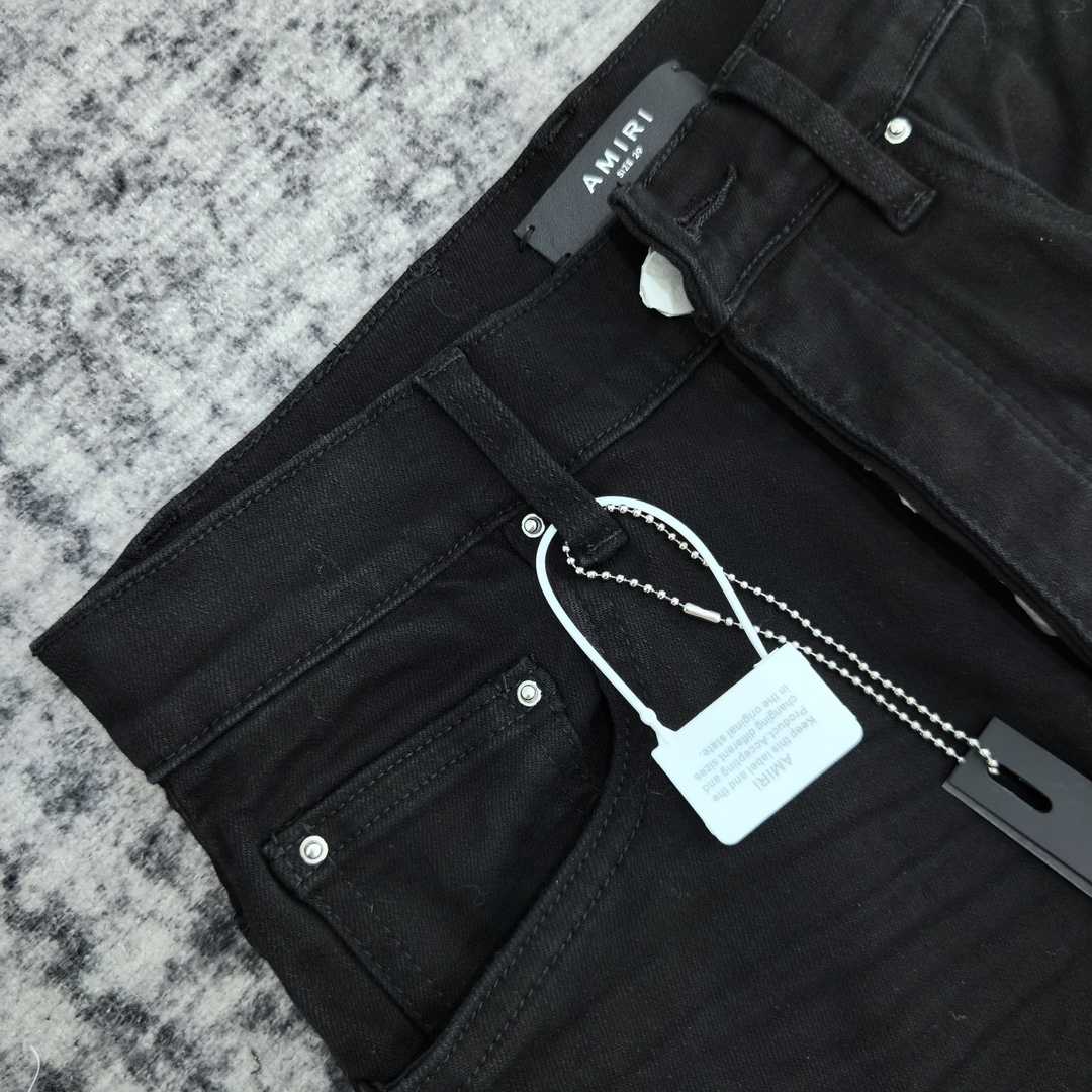 Amiri Slim Fit Jeans    683 - 