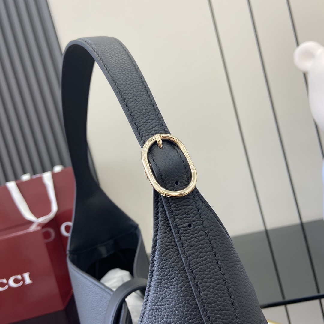 Gucci Jackie Large Shoulder Bag - 