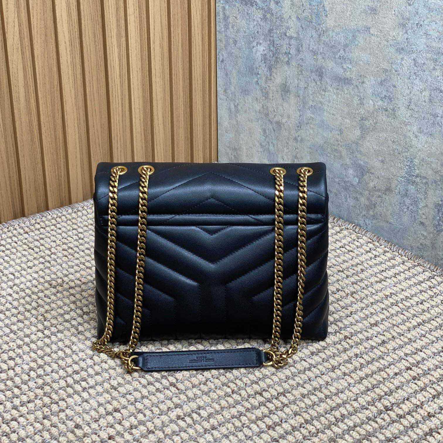 Saint Laurent Loulou Shoulder Bag   25x17x9cm - 