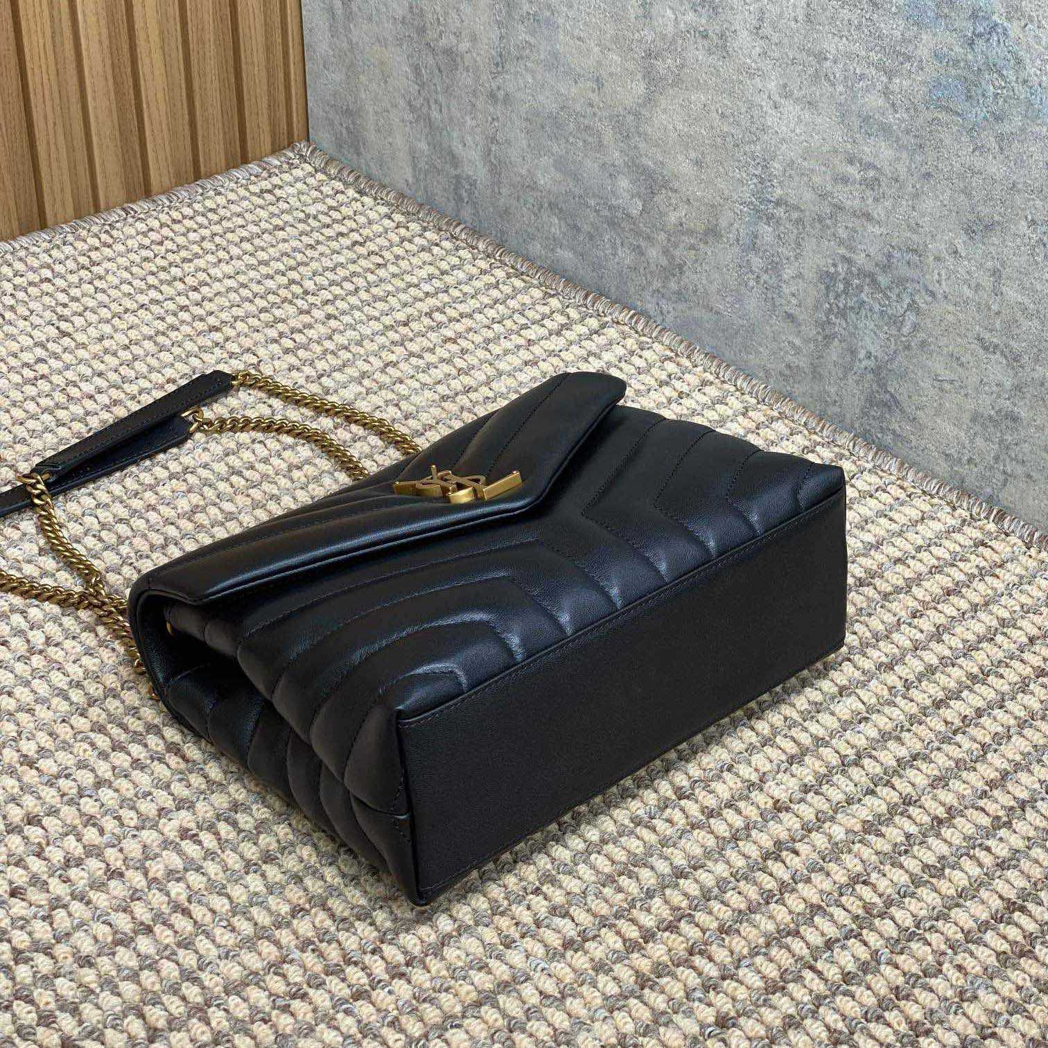 Saint Laurent Loulou Shoulder Bag   25x17x9cm - 