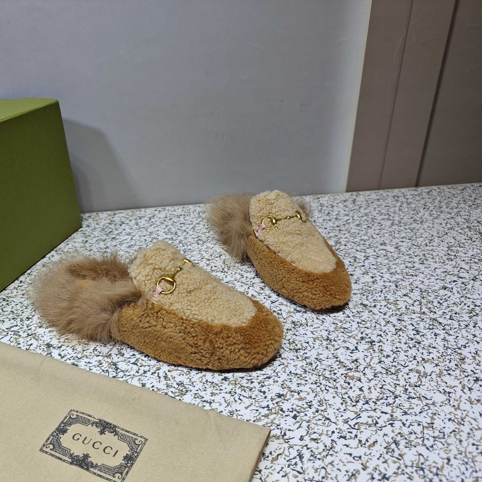 Gucci Shearling Slip - 