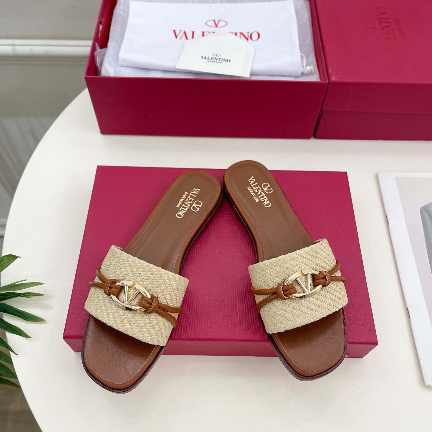 Valenti Garavani VLogo Raffia-trimmed Leather Slides - 