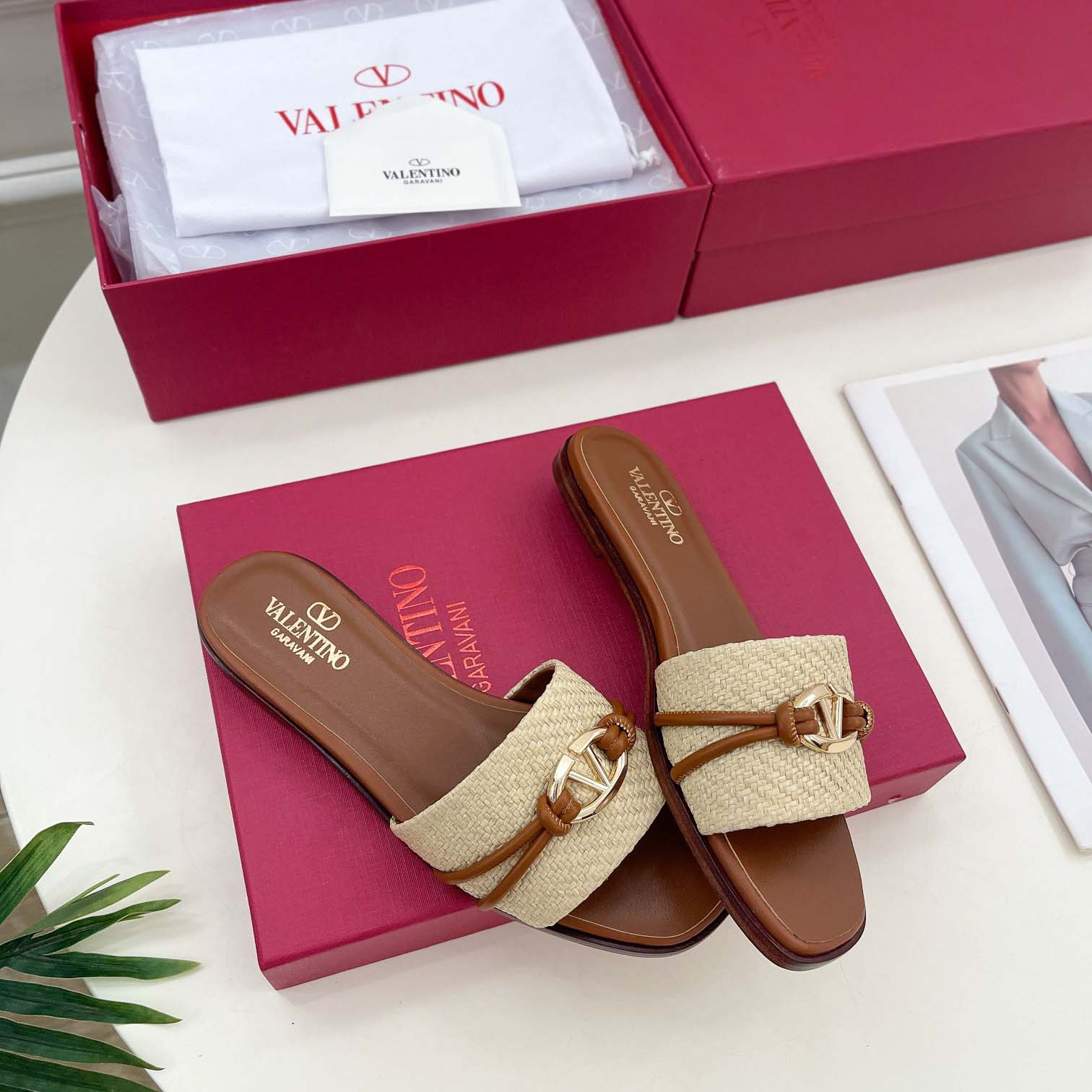 Valenti Garavani VLogo Raffia-trimmed Leather Slides - 
