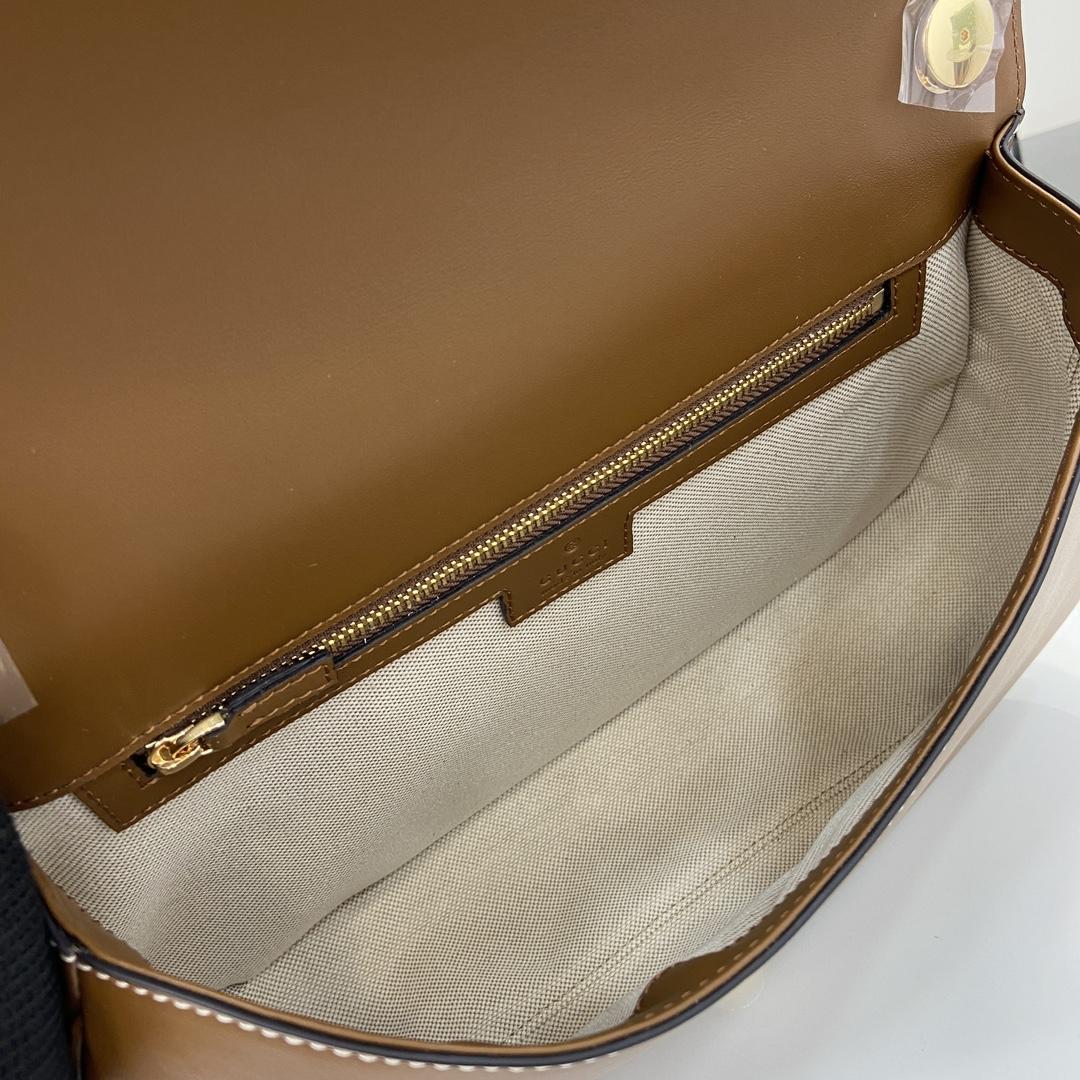 Gucci Blondie Medium Top Handle Bag - 