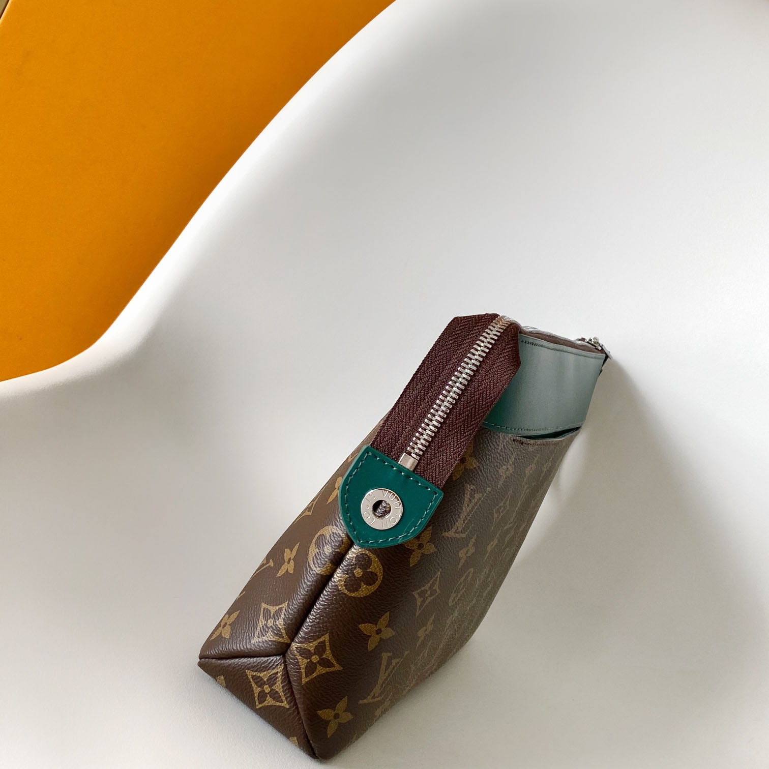 Louis Vuitton Pochette Voyage Souple    M13199 - 