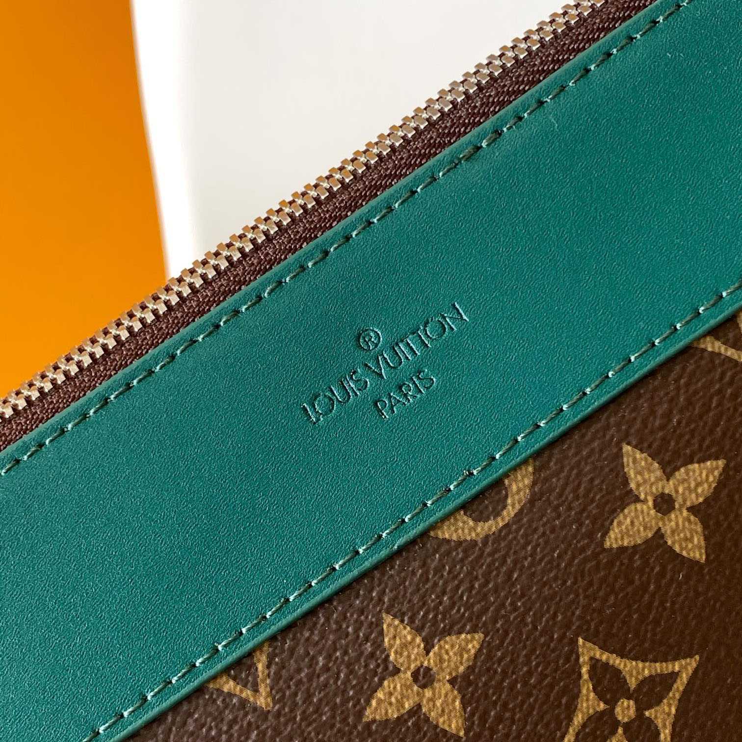Louis Vuitton Pochette Voyage Souple    M13199 - 