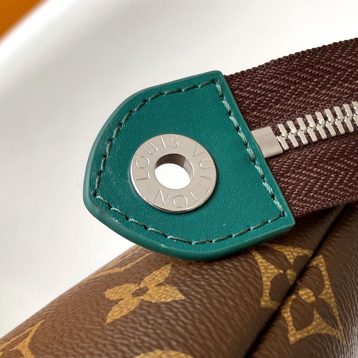 Louis Vuitton Pochette Voyage Souple    M13199 - 