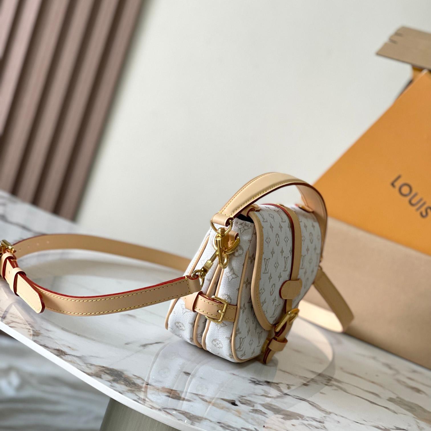 Louis Vuitton Saumur BB     M12327 - 