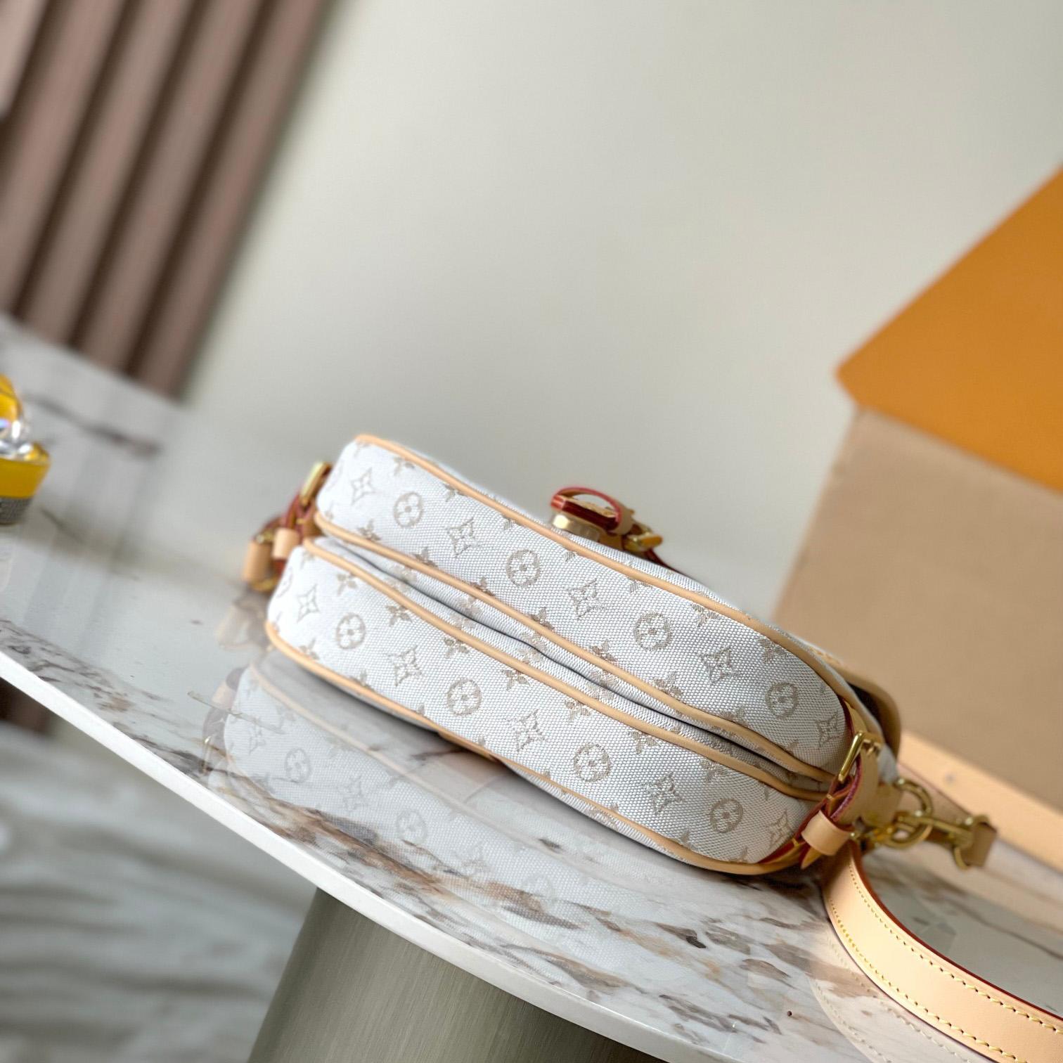 Louis Vuitton Saumur BB     M12327 - 