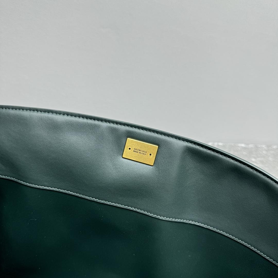 Balenciaga Rodeo Medium Handbag In Pine Green - 