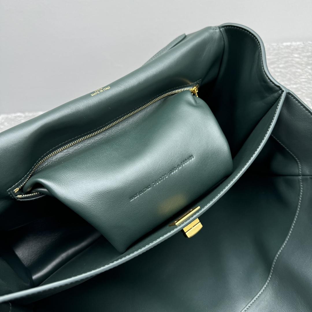 Balenciaga Rodeo Medium Handbag In Pine Green - 