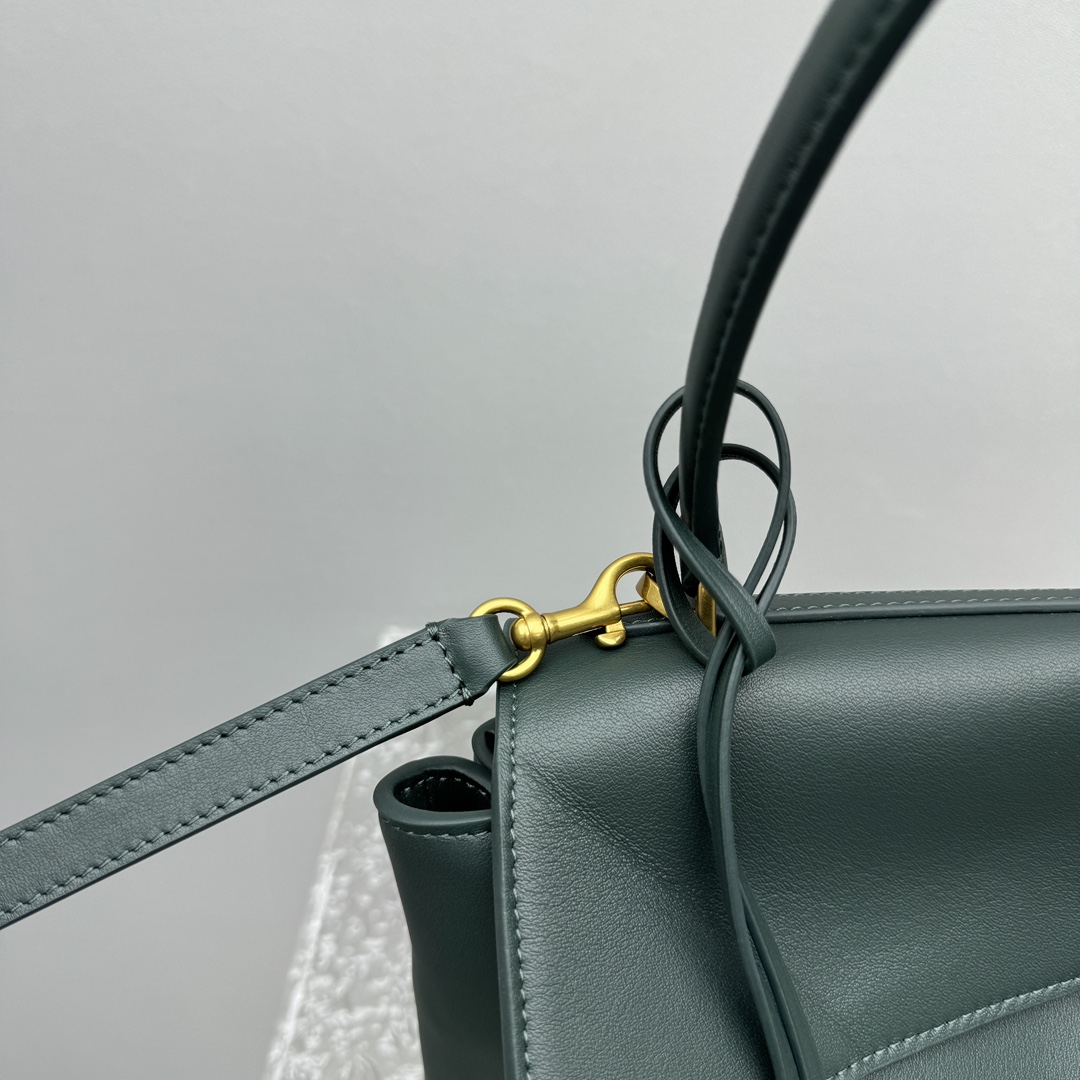 Balenciaga Rodeo Medium Handbag In Pine Green - 