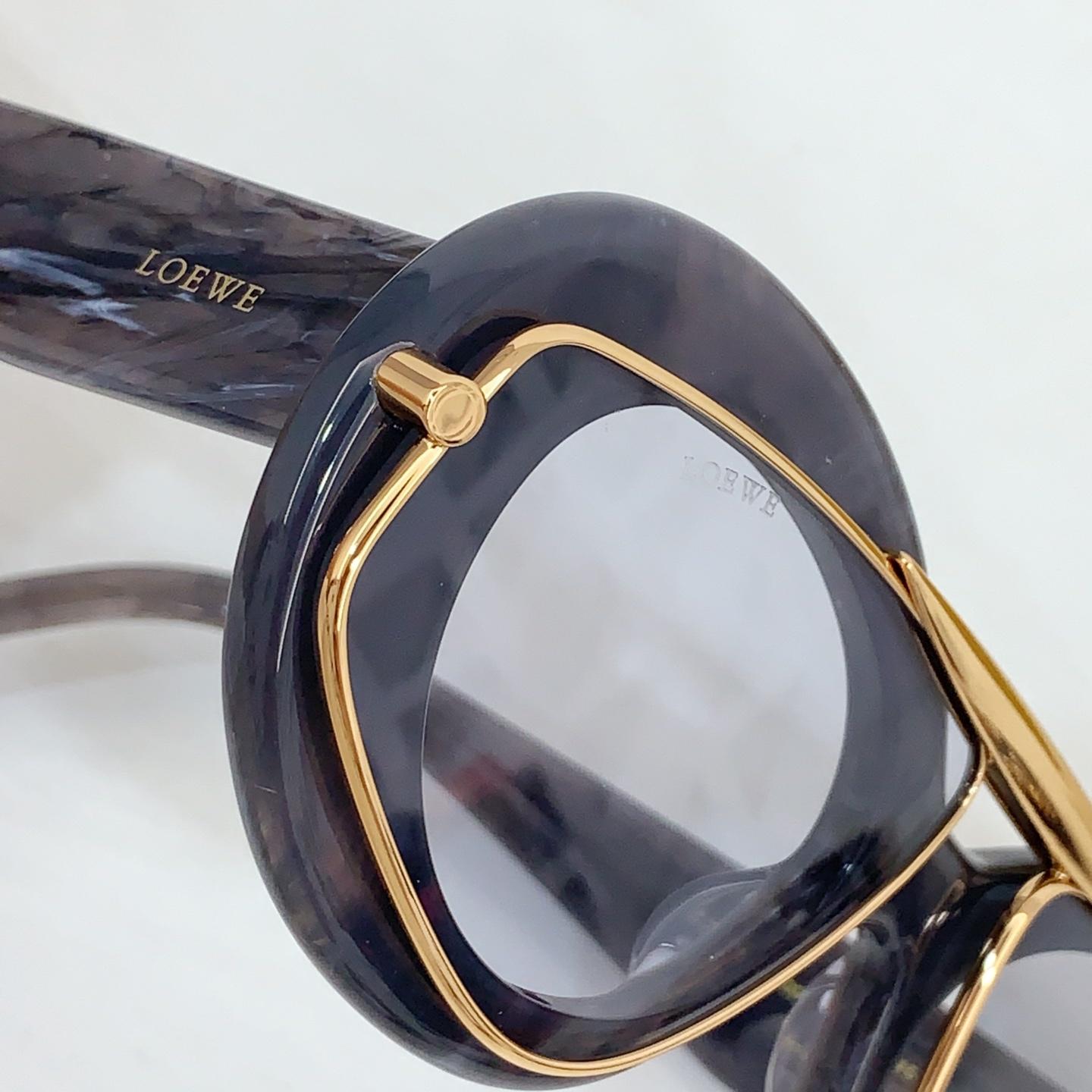 Loewe LW40120I Sunglasses   - 
