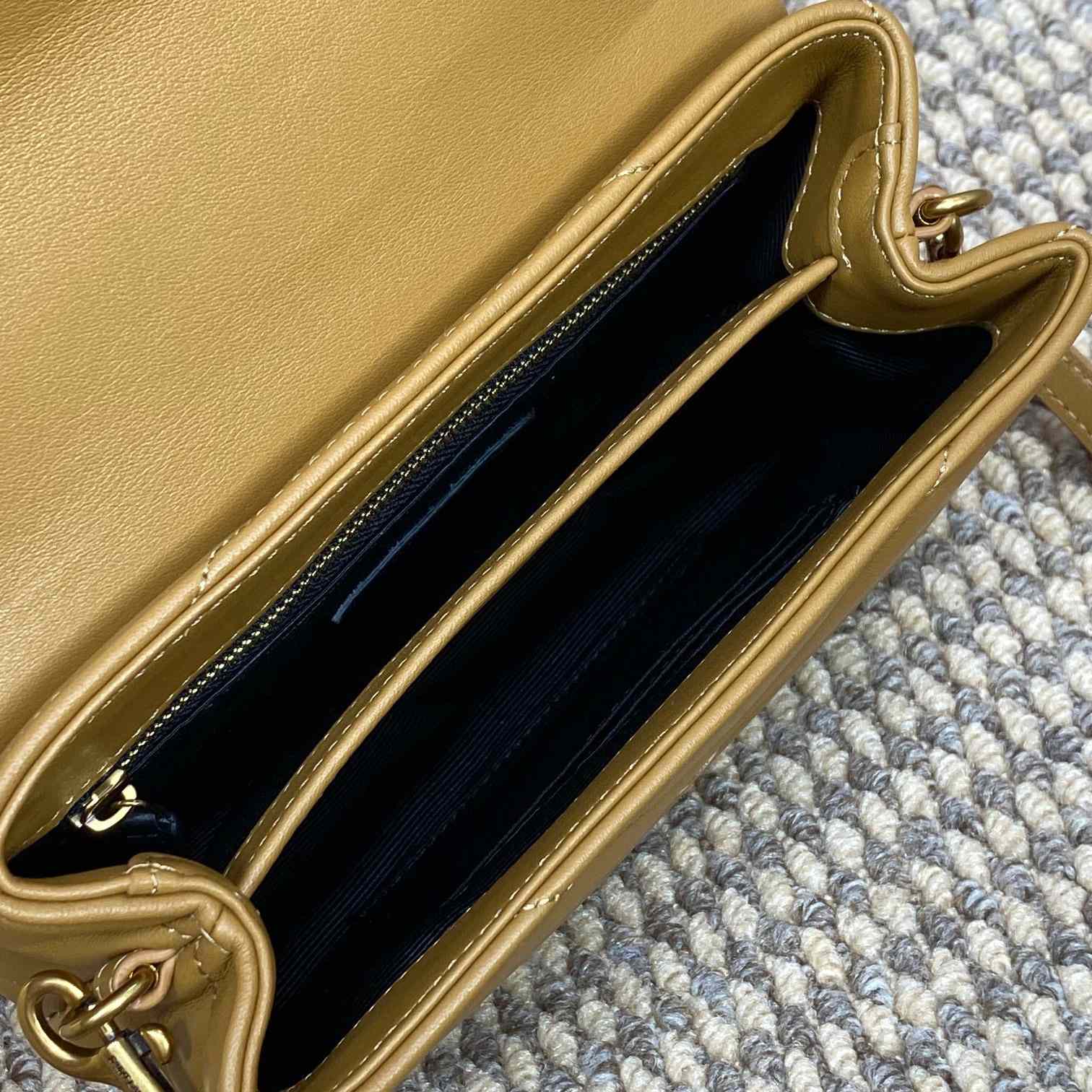 Saint Laurent Loulou Shoulder Bag   20x7x15cm - 