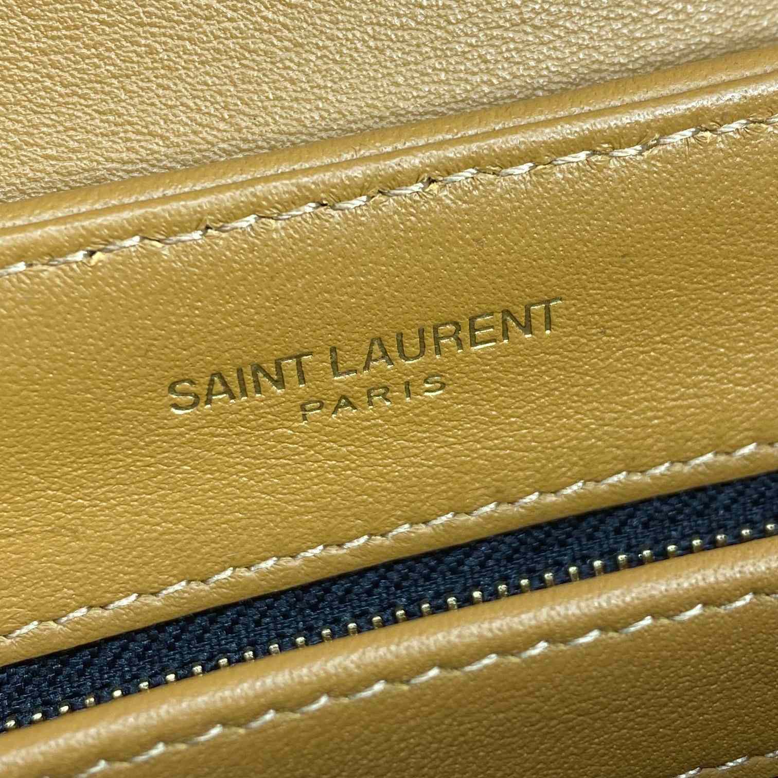 Saint Laurent Loulou Shoulder Bag   20x7x15cm - 