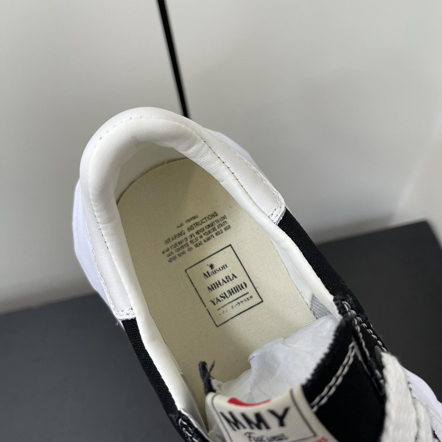 Maison Mihara Yasuhiro OG Sole Canvas Low Black Sneakers - 