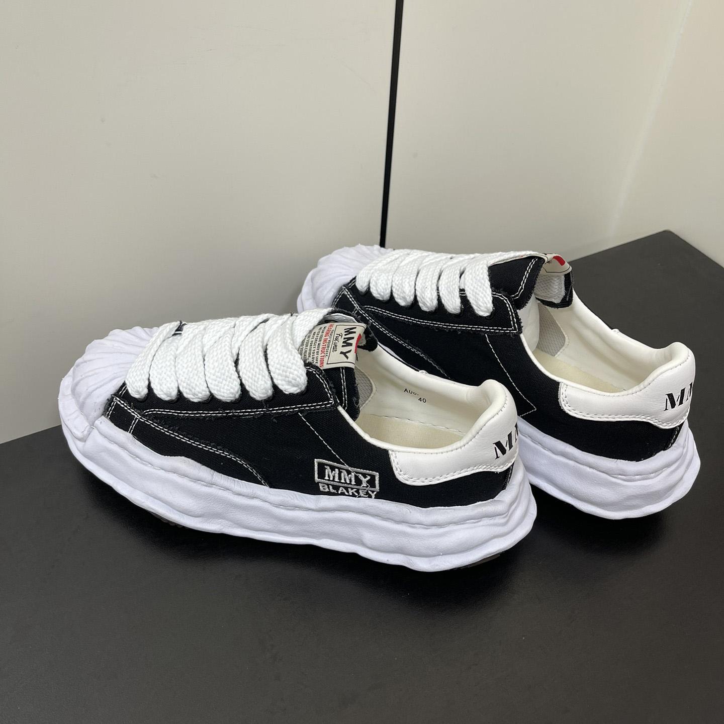 Maison Mihara Yasuhiro OG Sole Canvas Low Black Sneakers - 