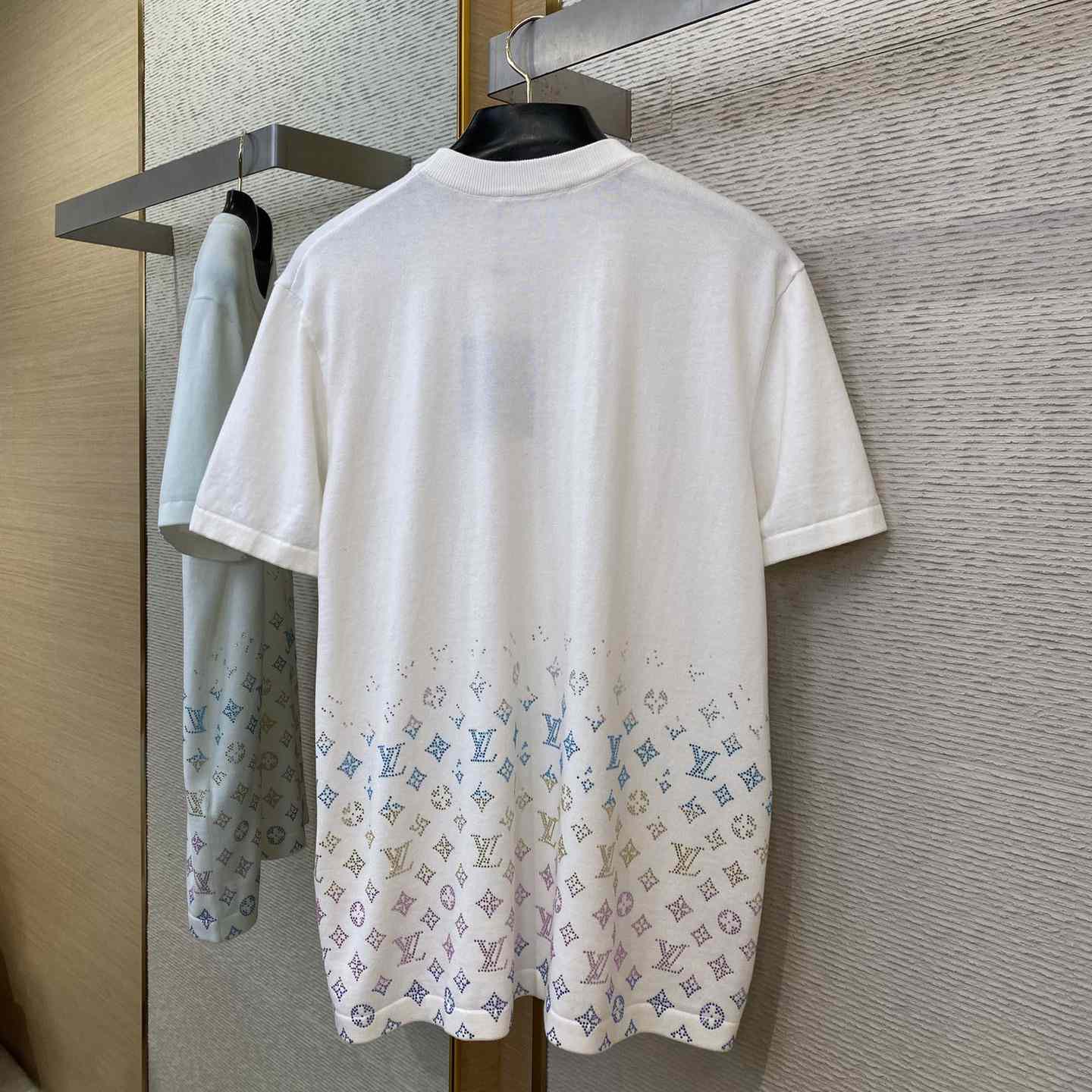 Louis Vuitton Monogram Gradient Embellished Short-Sleeved Crewneck  1AGTLD - DesignerGu