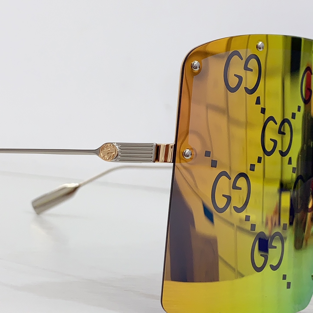 Gucci Mask-Shaped Sunglasses     GG1244 - 