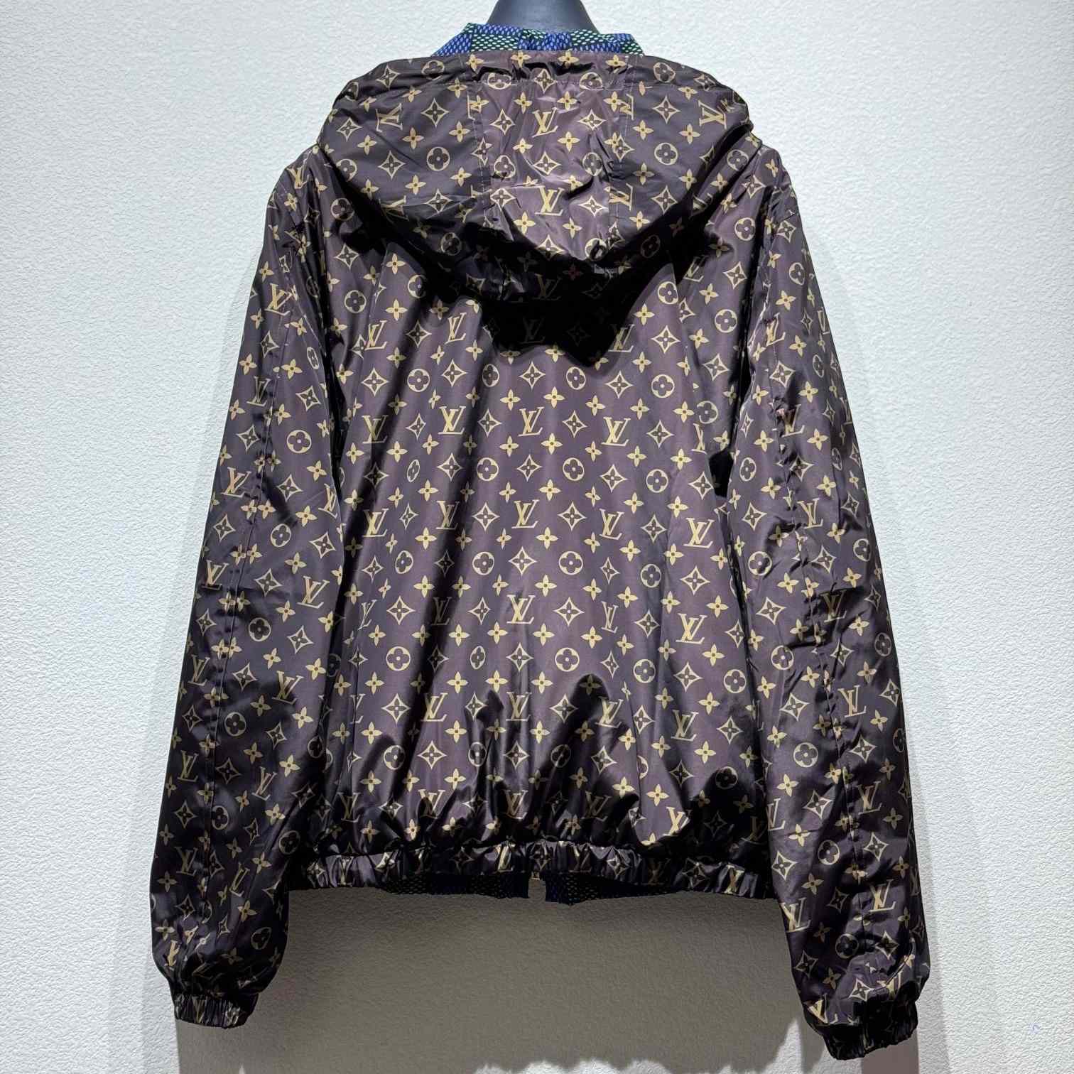 Louis Vuitton Damier Reversible Windbreaker    1AHBIW - 